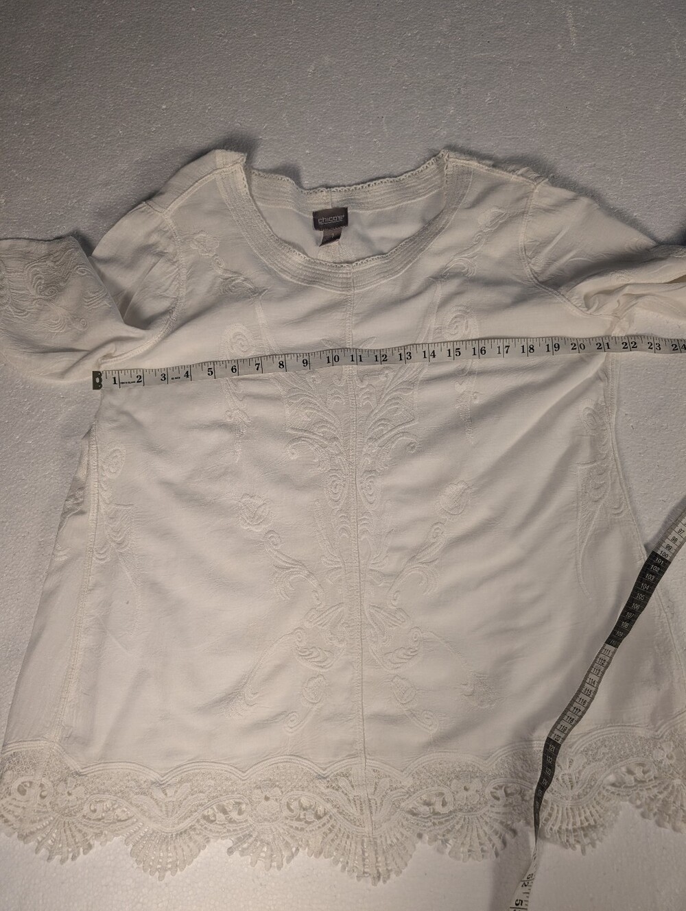 Chico's Ivory Embroidered Cotton Boho Crochet Lace Top Size 1 A-229 - Picture 8 of 10